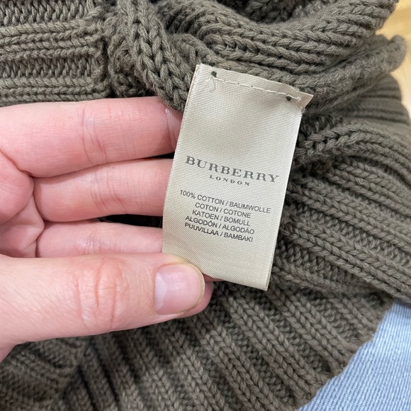 Burberry sweater size small - Picture 6 of 6